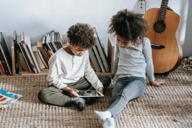 8 Simple Tips for Avoiding Summer Screen Time Battles So You Can Relax, Have Fun and Enjoy The Summer Vacation (Parents’ Ultimate Guide)